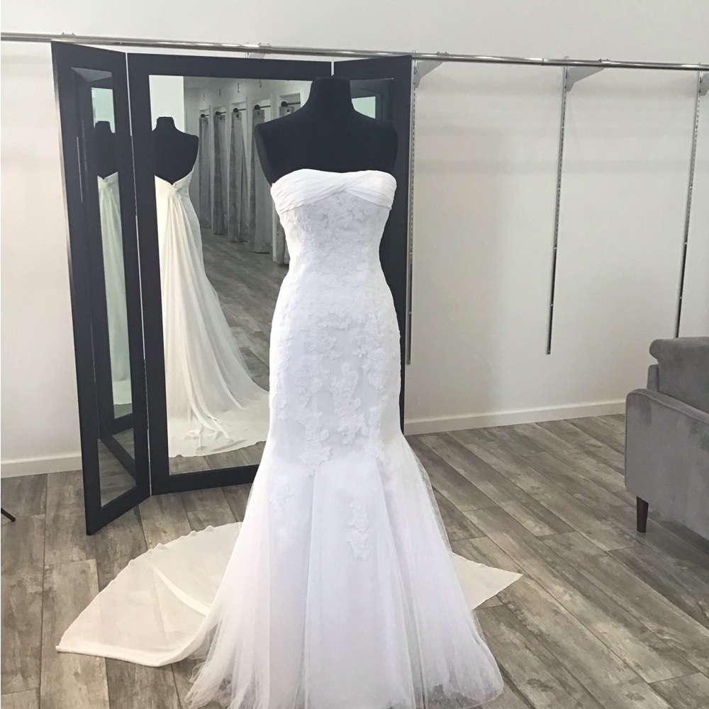 Sweetheart Size 4 Strapless Lace Mermaid Wedding Gown
